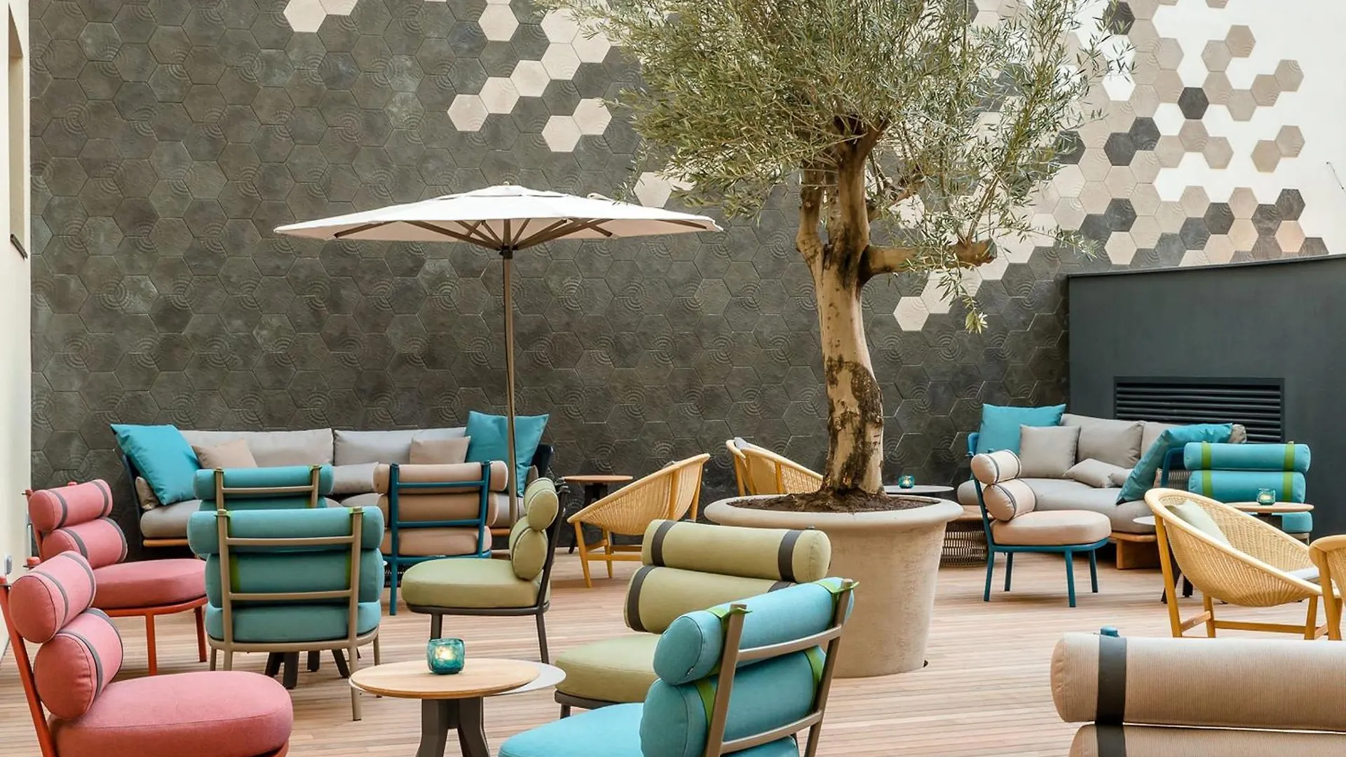 Motel One Barcelona-Ciutadella 3*, Barselona