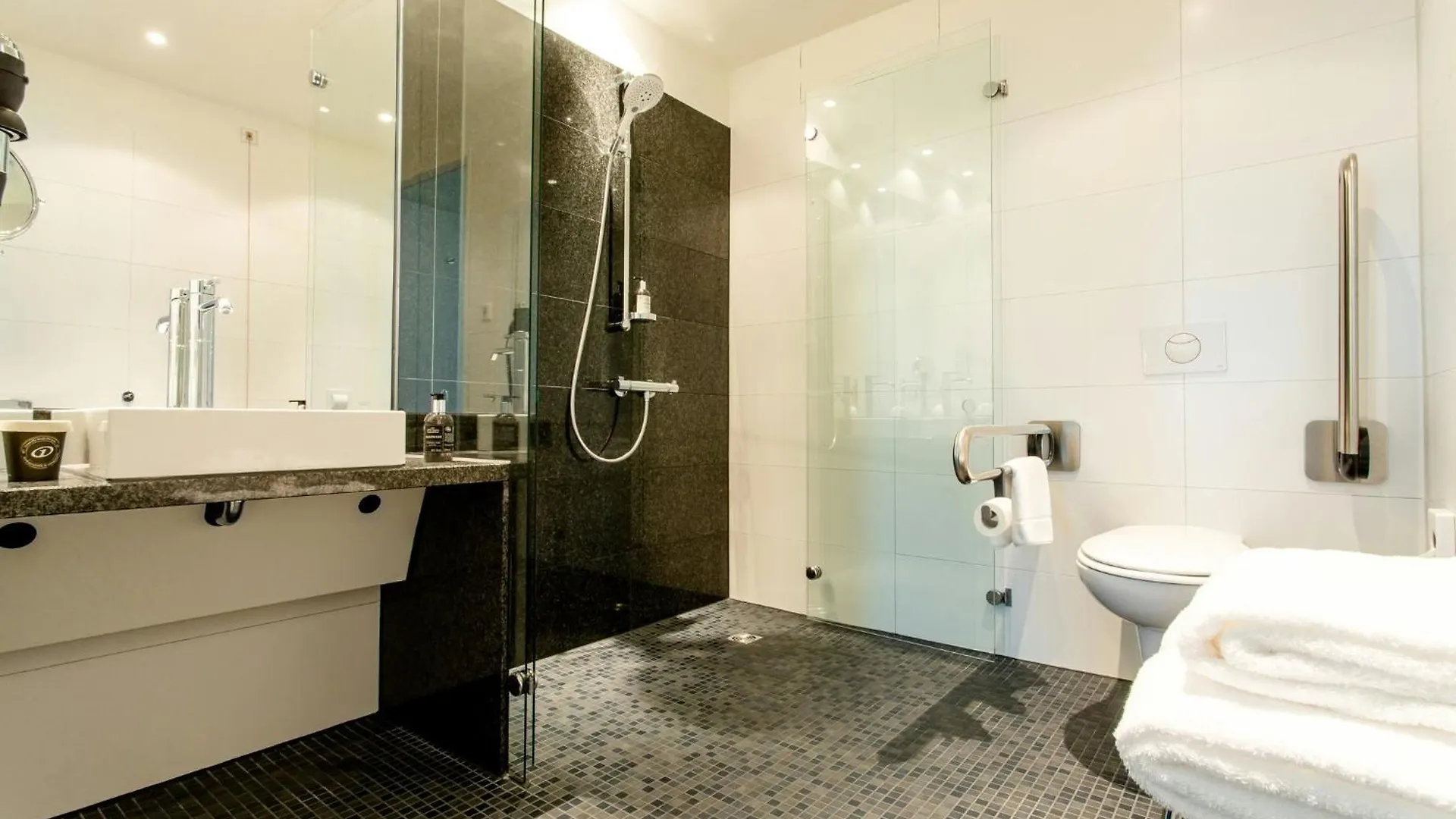*** מלון Motel One Barcelona-Ciutadella ספרד